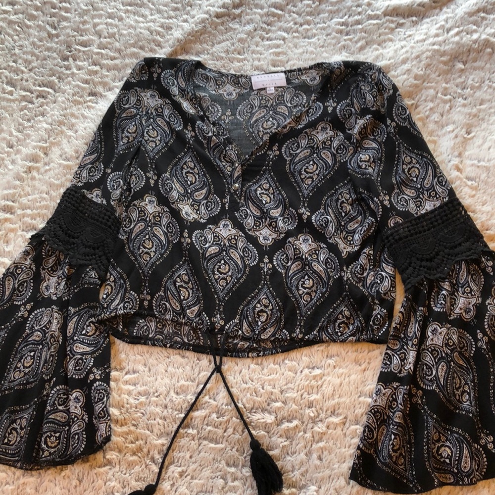 Kendall & Kylie Patterned Blouse